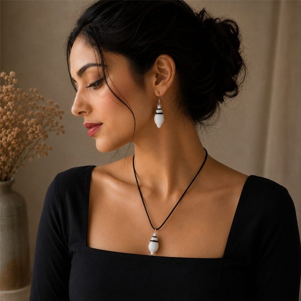Ivory-Conch-Pendant-Set