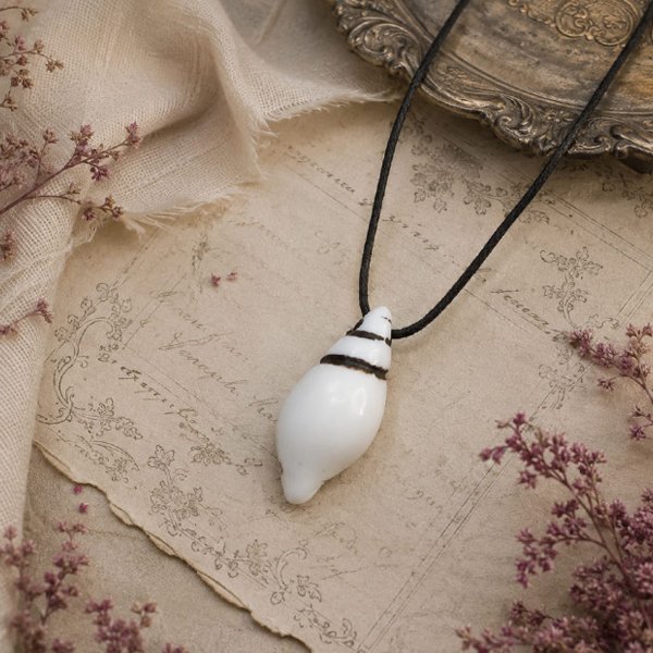 Ivory-Conch-Pendant-Set1