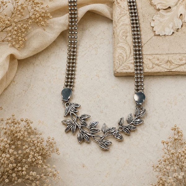 Srida-Whispering-Leaves-Necklace-1