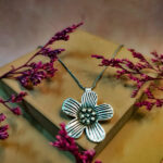 Minimal blossom Pendant