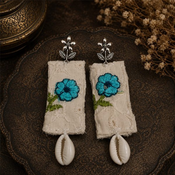 Blue-Blossom-Cowrie-Cloth-Necklace-Set-1
